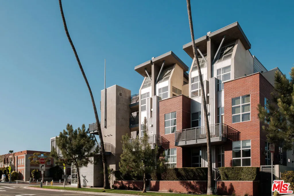 1912 Broadway 205, Santa Monica, California 90404 home-pic-0